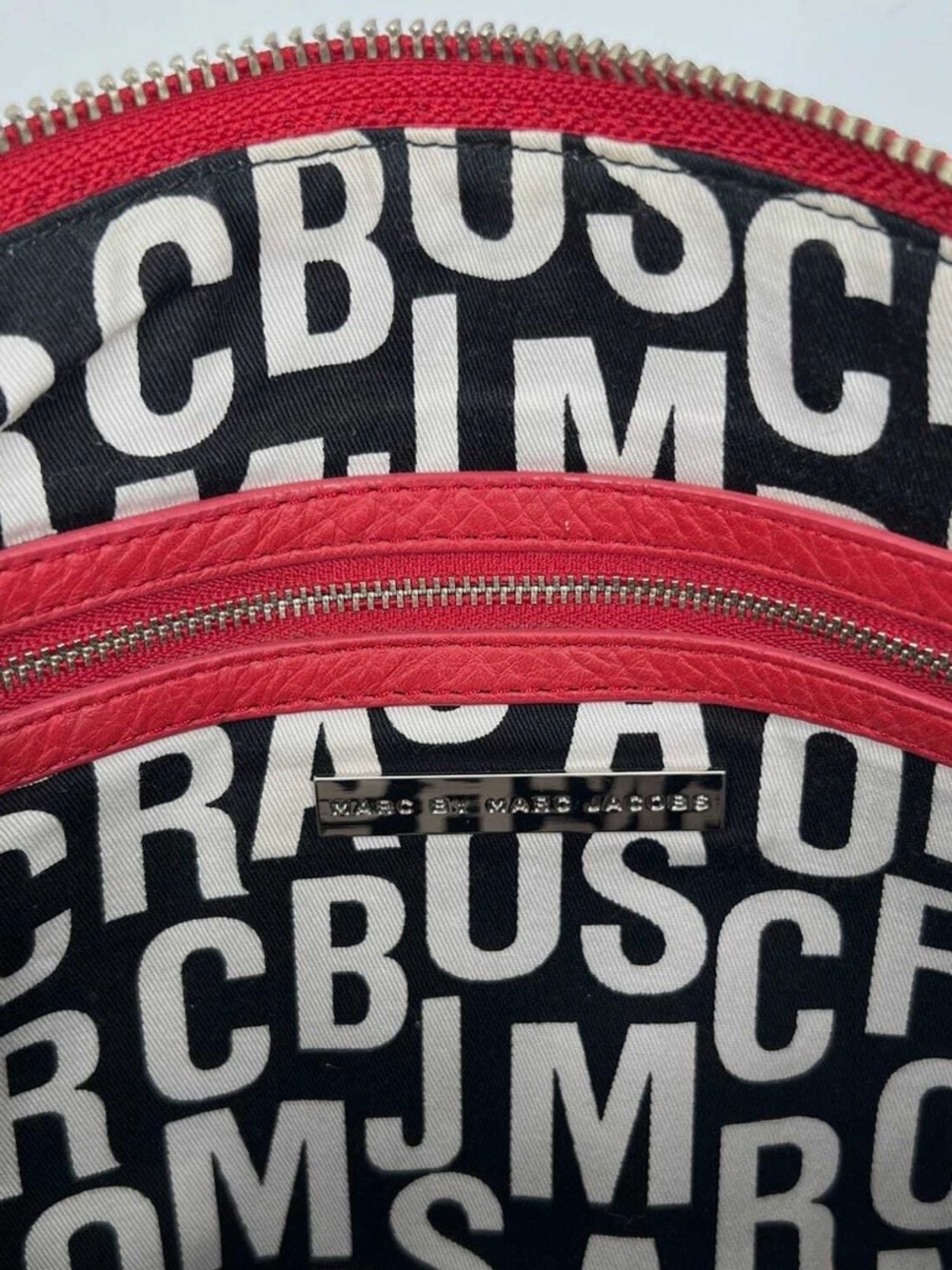 MARC BY MARC JACOBS Totally Turnlock
Teri Tote, red - Picture 8 of 11